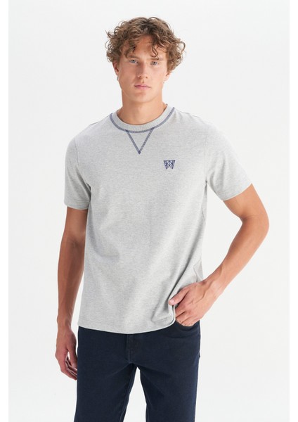 %100 Pamuk Regular Fit Normal Kesim Bisiklet Yaka Logo Detaylı Tişört modelleri