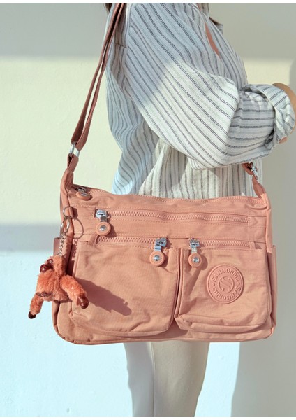 Kadın Orta Boy Bölmeli Suya Dayanıklı Krinkıl Kumaş Çapraz Askılı Omuz Çantası Pudra modelleri