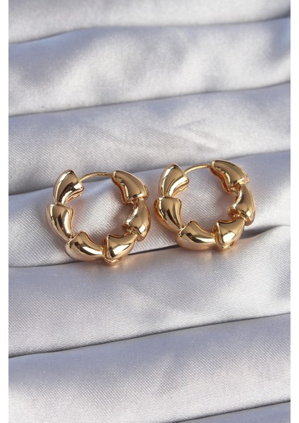 Pirinç Gold Renk Damla Kıvrım Tasarımlı Halka Küpe - TJ-BKP9084