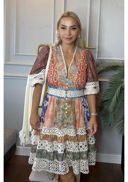 Önden Düğme Dantel Detaylı Çok Renkli Kadın Elbise