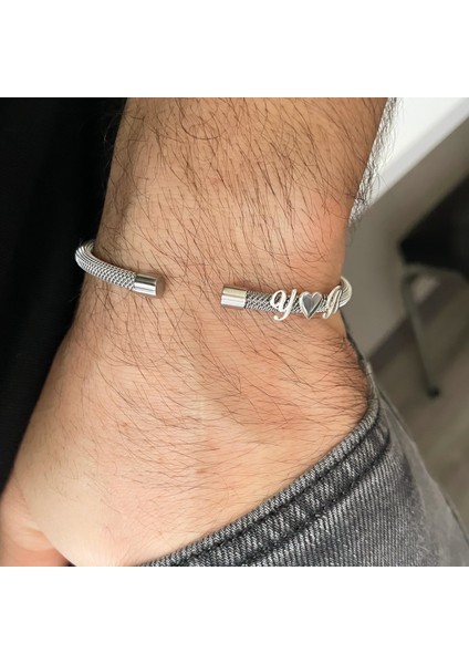 Gümüş Elyazısı Harfli ve Kalpli Beyaz Çelik Bileklik fiyatları