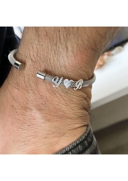 Gümüş Elyazısı Harfli ve Kalpli Beyaz Çelik Bileklik fırsatları