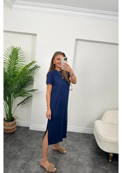 Kadın Kısa Kollu Yırtmaç Detaylı Salaş Viskon Elbise indirimleri