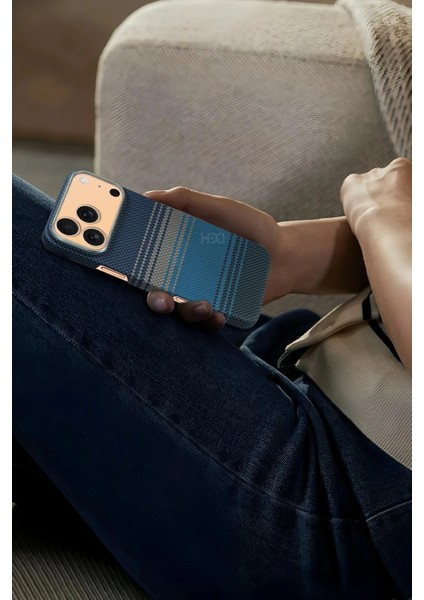 Apple iPhone 17 Pro Kılıf Aramid Fiber Ruaha Kevlar Magsafe Kapak - Turuncu ve Lacivert Renkleriyle modelleri
