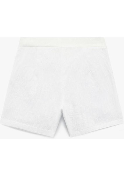 Viskon Karışımlı Cepli Basic Şort indirimleri