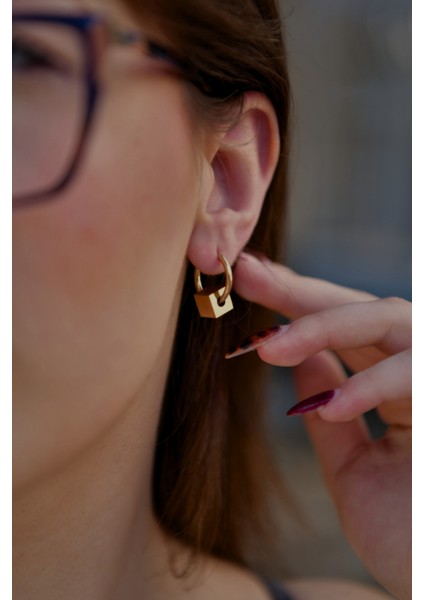 Küp Figürlü Halka Model Çiftlli Kadın Çelik Küpe fiyatları