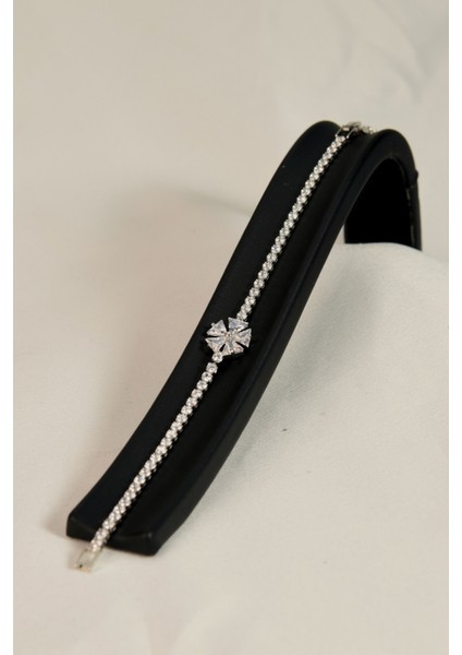 Kar Tanesi Zirkon Taşlı Yuvarlak Sıralı Kadın Çelik Zincir Bileklik modelleri