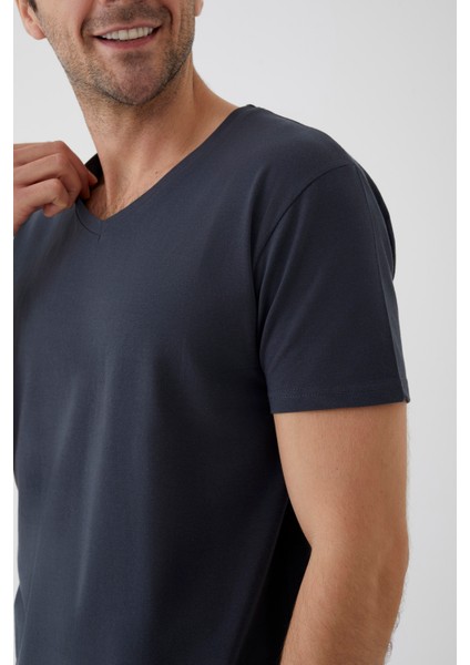 Erkek Pamuklu V Yaka Kısa Kollu Tişört