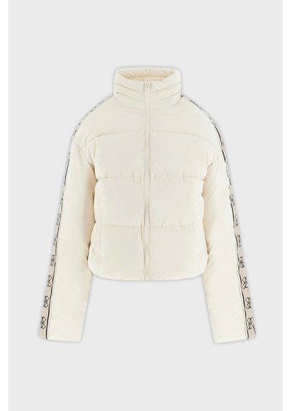 Kapitoneli Logolu Regular Fit Dik Yaka Şişme Mont V5BL11WGYC2 Bayan Mont V5BL11 Wgyc2 G6K5