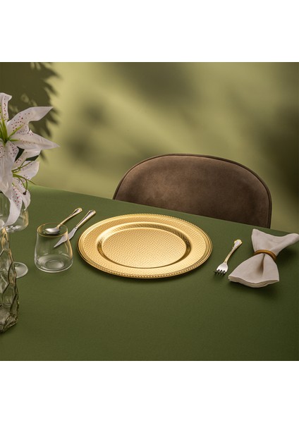 Altın Renk Yuvarlak Metal Supla – Çekiç Desenli Tekli Servis Altlığı, Şık Masa Sunumları İçin