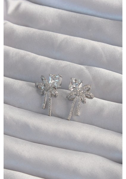 Pirinç Gümüş Renk Kare Zirkon Taşlı Fiyonk Küpe - TJ-BKP9306