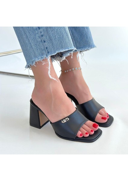 Miyon Siyah Cilt Topuklu Terlik fırsatları