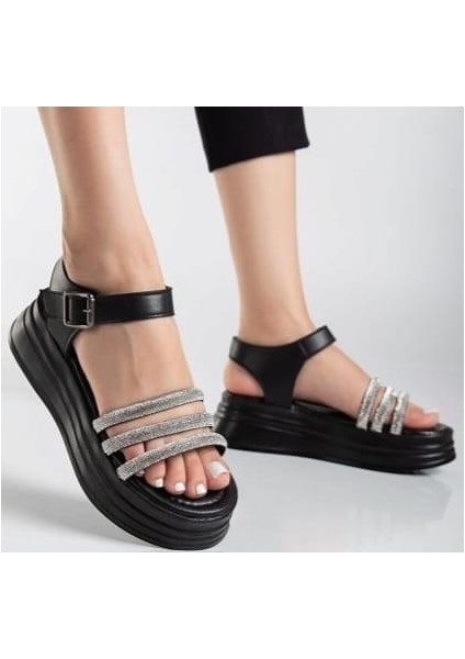 Lalen Siyah Kemerli Sandalet fırsatları