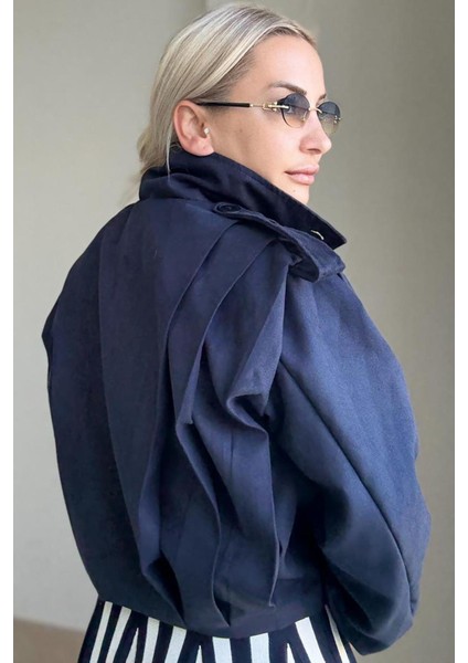 Hakim Yaka Düğmeli Kadın Lacivert Ceket modelleri