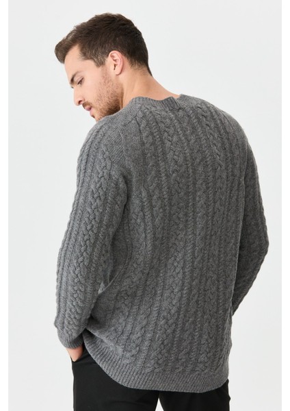 Erkek Sıfır Yaka Saç Örgülü Yün Kazak Füme