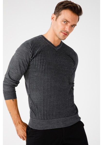 Erkek Önü Çizgili V Yaka Triko Kazak Füme fiyatları