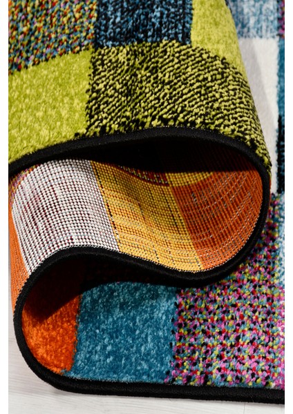 Colora Halı Koleksiyonu | Yumuşak Renkli Kare Halı, Tozumaz, Modern Tasarım ve Kolay Temizlik