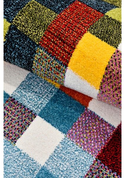 Colora Halı Koleksiyonu | Yumuşak Renkli Kare Halı, Tozumaz, Modern Tasarım ve Kolay Temizlik