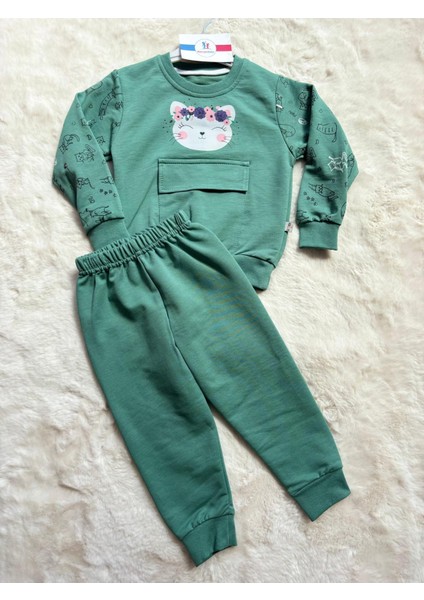 Süslü Neşeli Kedicik