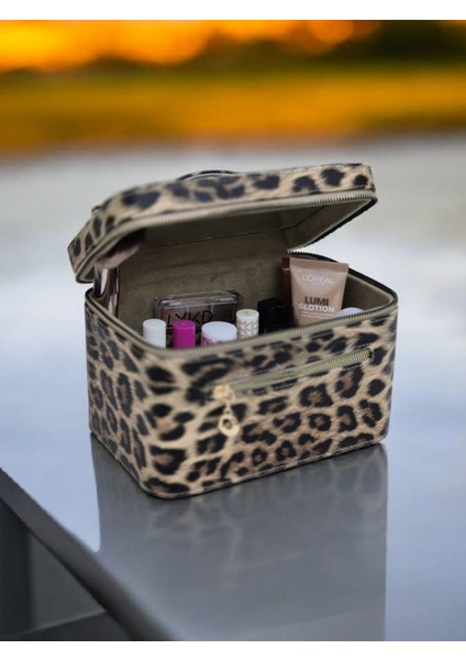 Leopar Desenli Taşınabilir Makyaj Çantası, Aynalı ve Saplı, Şık ve Pratik Tasarım
