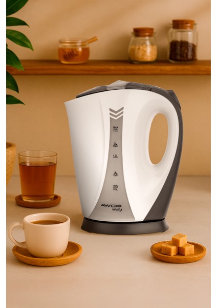 Beyaz Kettle, Açık Rezistanslı, Pratik ve Şık Su Isıtıcı