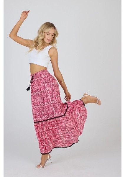 Fuşya Etnik Desenli Viskon Uzun Etek – Doğallığın ve Şıklığın Buluşması