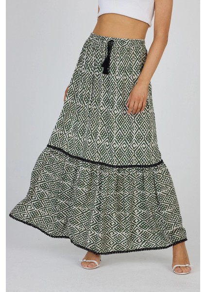 Yeşil Etnik Desenli Viskon Uzun Etek – Doğallığın ve Şıklığın Buluşması