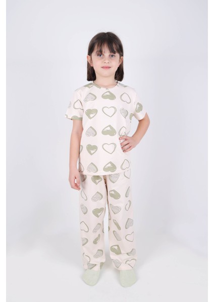 Kız Çocuk Pamuklu Kalpli Desenli Pijama Takımı