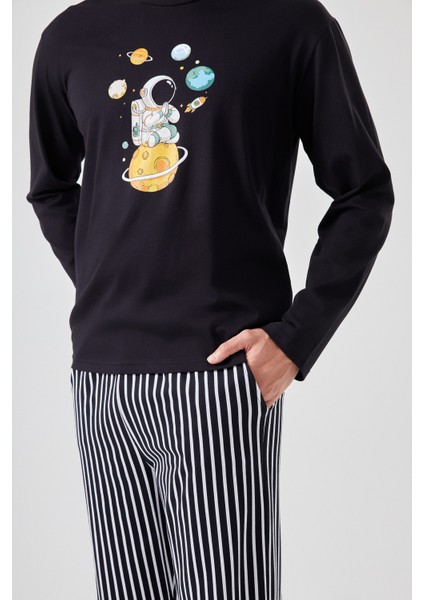 Erkek Pamuklu Uzun Kollu Üst Astronot Baskılı Alt Çizgili Pijama Takımı