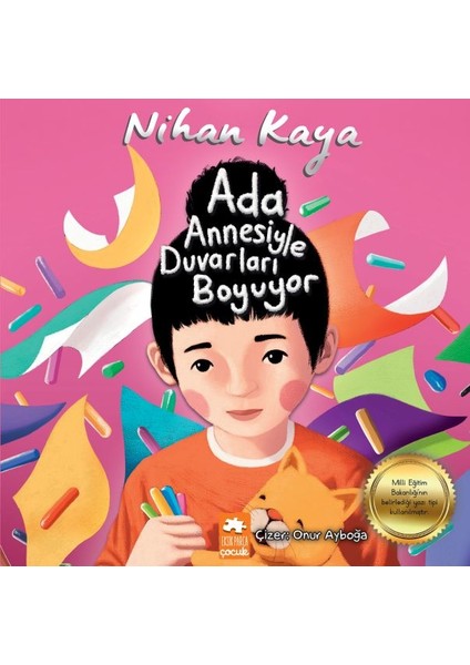 Ada Annesiyle Duvarları Boyuyor