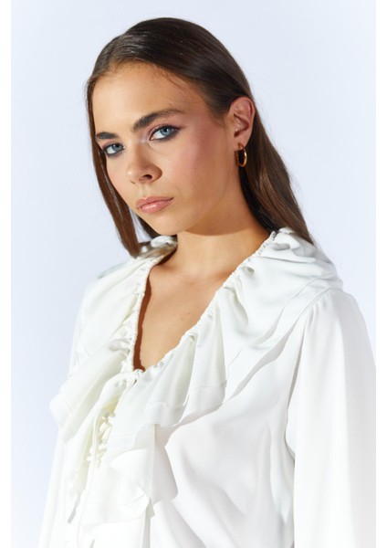 Kadın Ekru TN023 Önü Fırfırlı Kolları Bağlamalı Şifon Buluz modelleri