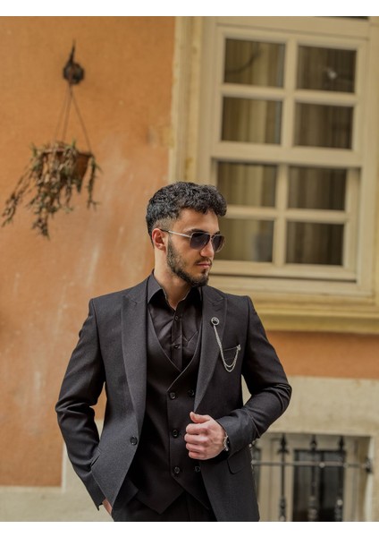 Slim Fit Yelekli Takım Elbise
