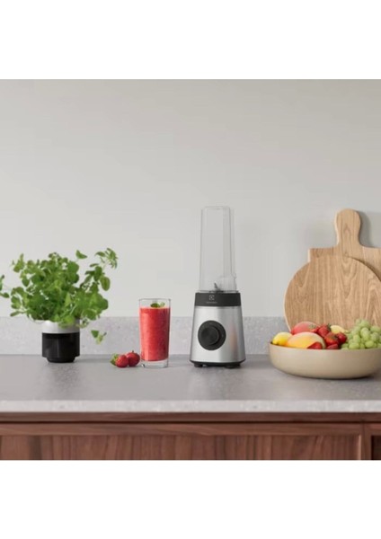 Renkli Çok Fonksiyonlu Smoothie Blender ile Sağlıklı ve Pratik Kullanım