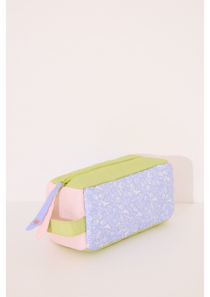 Renkli ve Şık Küçük Aksesuar Düzeni Makyaj Çantası, Pratik ve Şık Tasarım modelleri