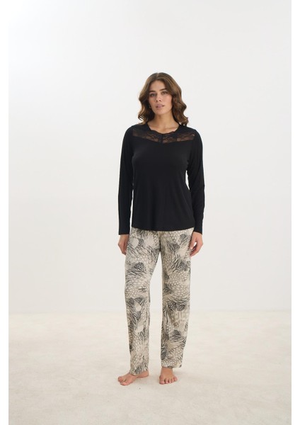 Kadın Siyah Üst Dantel Detaylı Uzun Kollu Bisiklet Yaka Desenli Alt Pijama Takımı C4T1N261 fiyatları