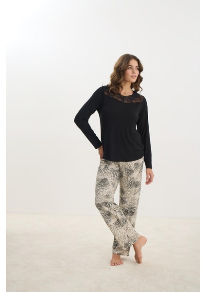 Kadın Siyah Üst Dantel Detaylı Uzun Kollu Bisiklet Yaka Desenli Alt Pijama Takımı C4T1N261 indirimleri
