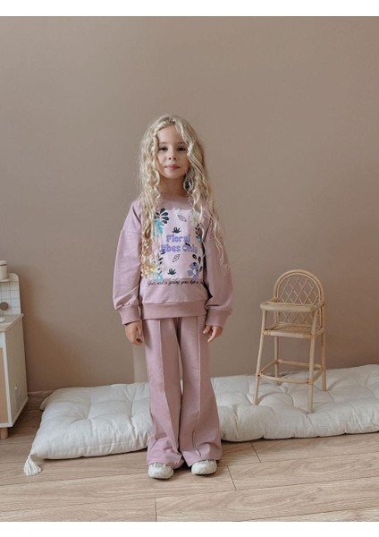 Kız Çocuk Pembe Floral Baskılı Sweatshirt ve Ispanyol Paça Eşofman Takımı – Rahat ve Şık 2’li Set modelleri