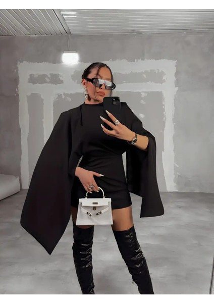 Minori Sırt Dekolteli Şortlu Elbise