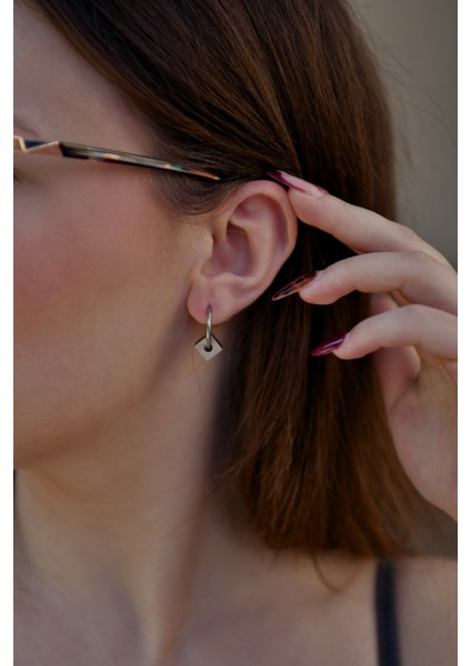 Küp Figürlü Halka Model Çiftlli Kadın Çelik Küpe