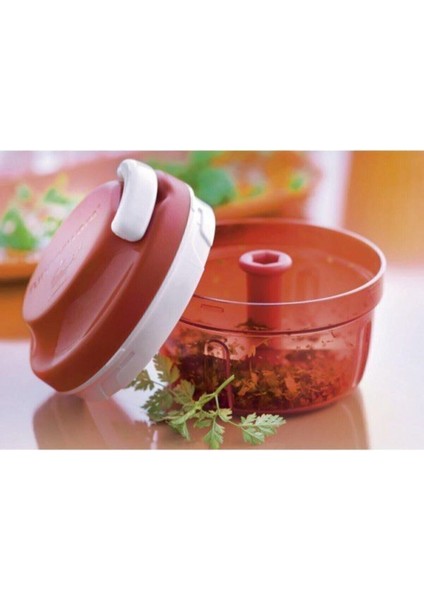 Kırmızı Süper Şef Tüm Seti, Mutfağınıza Şıklık ve Fonksiyon Getirir