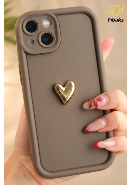 Apple iPhone 13 Kılıf 3D Kalp Tasarımlı Kahverengi Desenli Yumuşak Kamera Korumalı Silikon Kapak