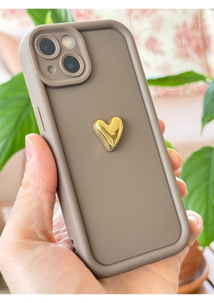 Apple iPhone 13 Kılıf 3D Kalp Tasarımlı Kahverengi Desenli Yumuşak Kamera Korumalı Silikon Kapak