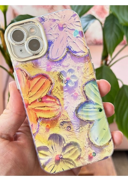 Apple iPhone 13 Kılıf Renk Değiştiren Taşlı Kamera Lens Korumalı Pembe Çiçek Desenli Darbe Emici Kapak