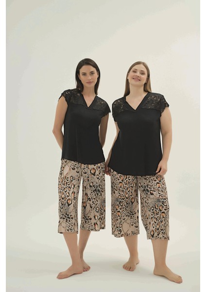 Kadın Büyük Beden Kısa Kollu Dantel Detaylı V Yaka Kapri Pijama Takımı C1T7N961