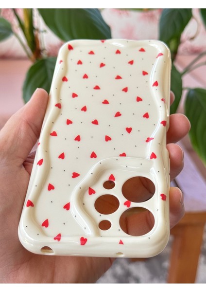 Xiaomi Redmi 12 4g Kılıf Kamera Korumalı Dalga Kenarlı Kırmızı Kalp Desenli Silikon Kapak