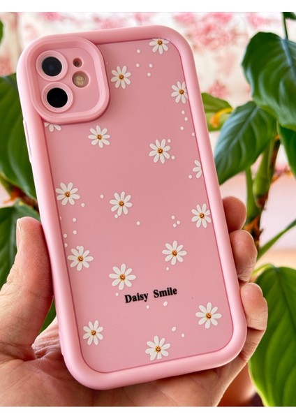 Apple iPhone 11 Kılıf Yumuşak Dokulu Papatya Desenli Yumuşak Kamera Korumalı Silikon Kapak