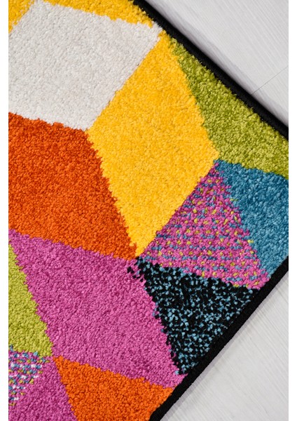 Colora Halı Koleksiyonu | Yumuşak Renkli Kare Halı, Tozumaz, Modern Tasarım ve Kolay Temizlik