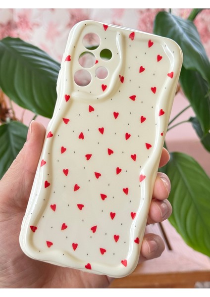 Samsung Galaxy A13 Kılıf Kamera Korumalı Dalga Kenarlı Kırmızı Kalp Desenli Silikon Kapak fiyatları