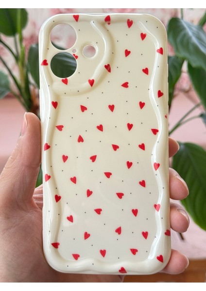 Samsung Galaxy A06 Uyumlu Kılıf Kamera Korumalı Dalga Kenarlı Kırmızı Kalp Desenli Silikon Kapak
