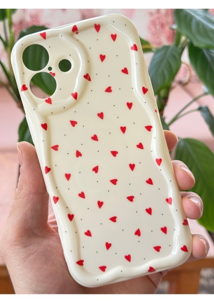 Samsung Galaxy A06 Uyumlu Kılıf Kamera Korumalı Dalga Kenarlı Kırmızı Kalp Desenli Silikon Kapak